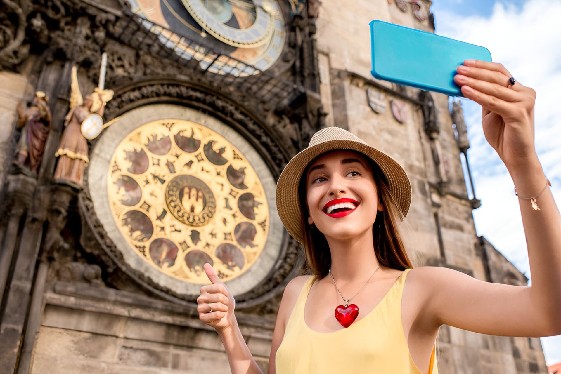 Internet in the Czech Republic: SIM cards and Other Mobile Internet Options in {{year}}